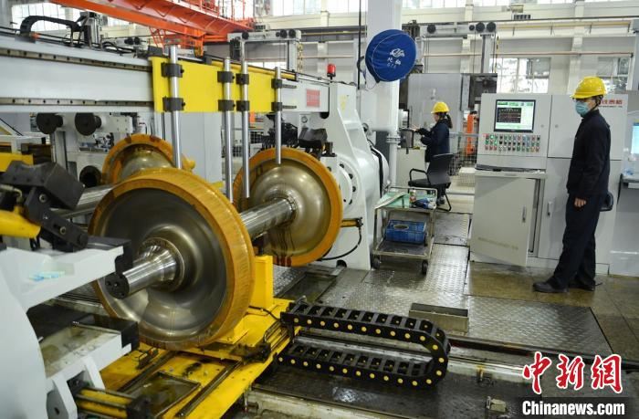 揭秘西南铁路“黑科技”：车轮生产智能化产能提升40%