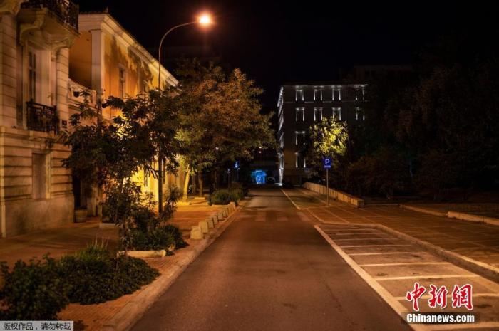 希腊首都雅典等地确诊病例猛增 宵禁时间或提前