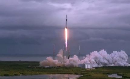 美国“猎鹰9”号火箭又送60颗卫星上太空