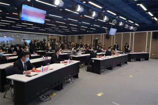 中国郑州设立100亿元青年创新创业基金吸引海内外人才