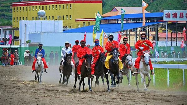 壤塘：共庆2023年壤巴拉节，领略“速度与激情”