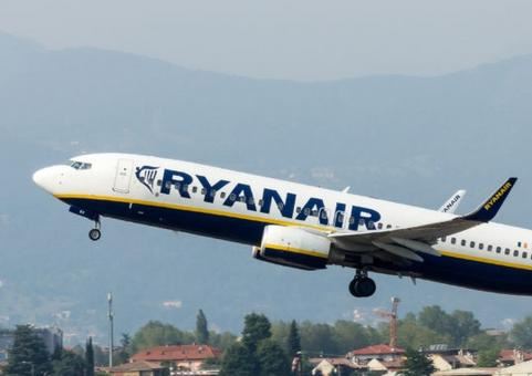 法国空管人员持续罢工 欧洲航班大面积延误取消