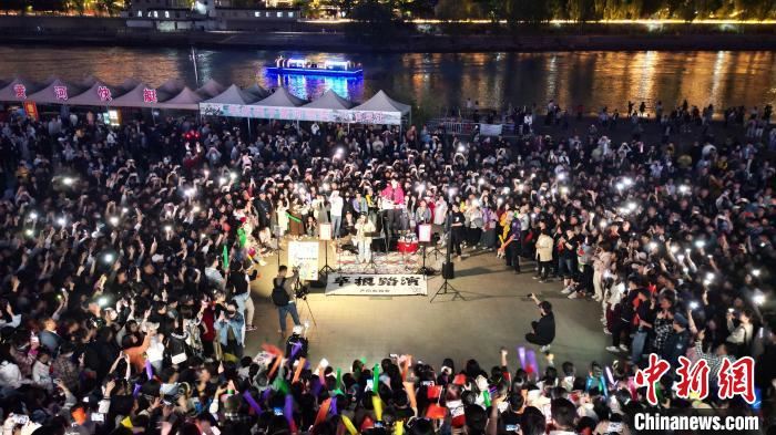 “演出+旅游”升温 中国“五一”假期迎多样化演艺