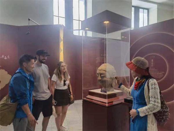 流失海外的天龙山石窟数字造像在希腊展出