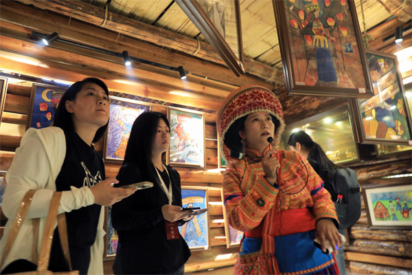 傈僳族姑娘谷艳：在雅砻江畔“画彩虹”