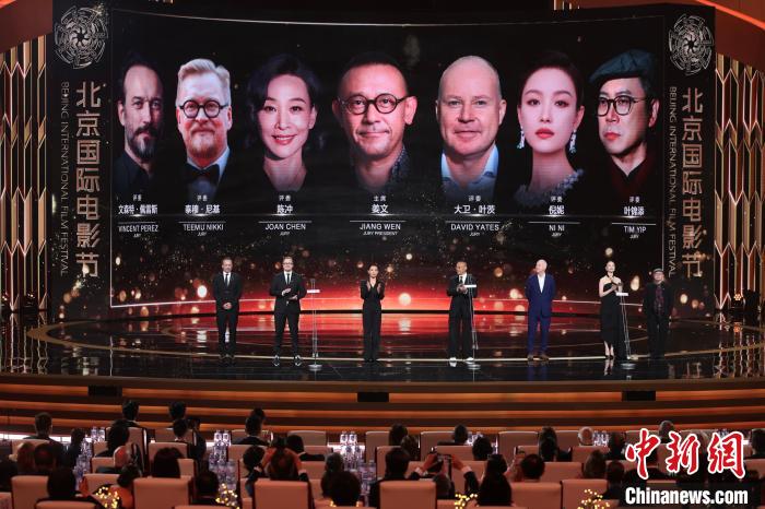 第十五届北京国际电影节开幕 “中国电影消费年”启动