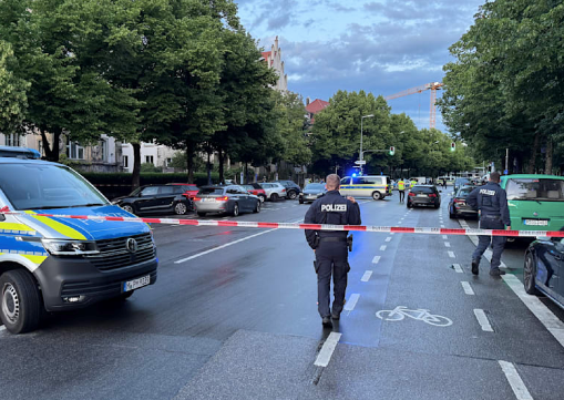 德国慕尼黑发生持刀袭击事件 警方开枪打死嫌疑人
