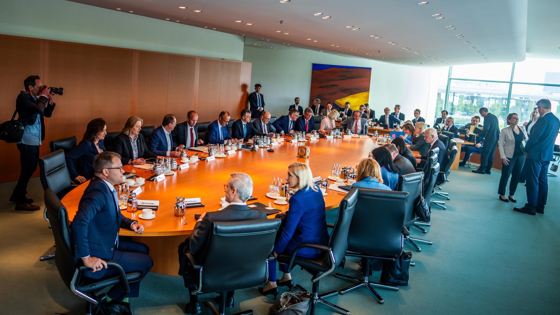 德国内阁批准新财政预算草案