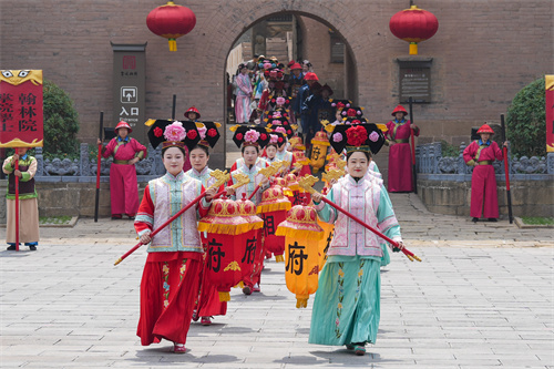 海外华文媒体走进皇城相府 触摸“东方第一双城古堡”建筑群