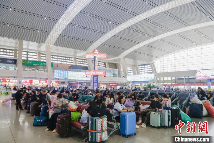 西藏铁路通车里程突破一千公里