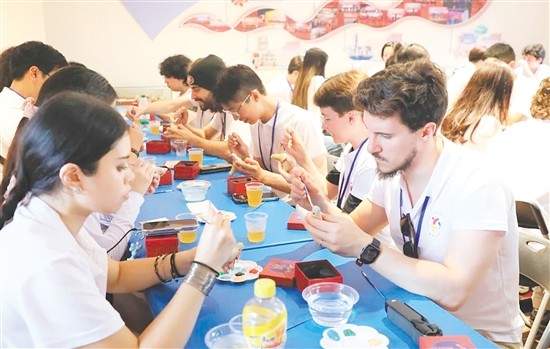 瑙鲁总统戴维·阿迪昂回到江门寻根谒祖