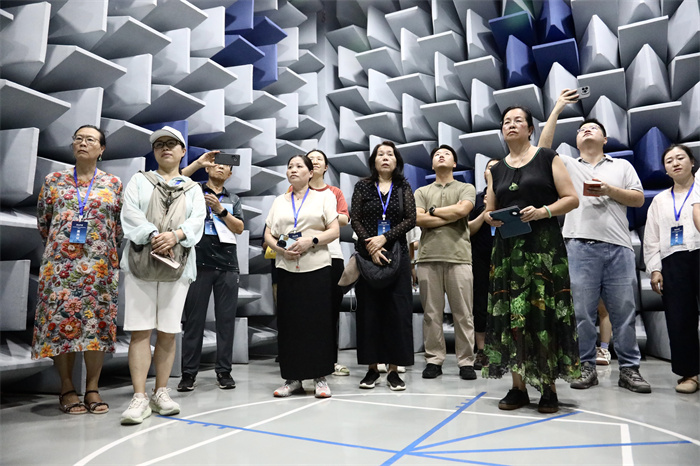 海外华媒探访成都东部新区：见证“未来之城”崛起