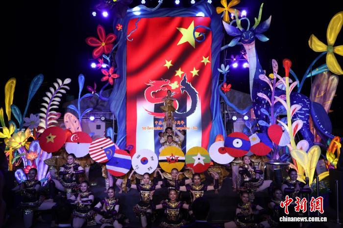 泰国豫园灯会“魅力上海周”启幕