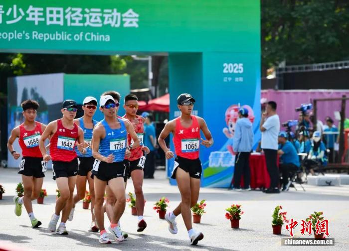 北京小将夺得首届全国青少年田径运动会男子5公里竞走项目冠军