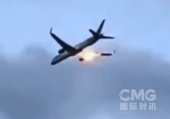 德国一波音客机起飞后发动机喷火 无人员伤亡