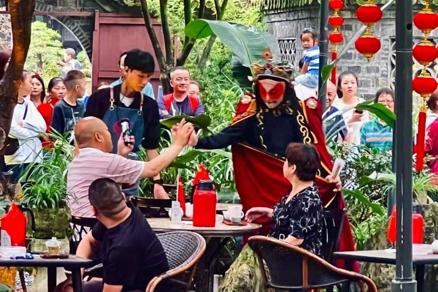 成都青羊：“吸金”42.85亿元 接待游客316万人次