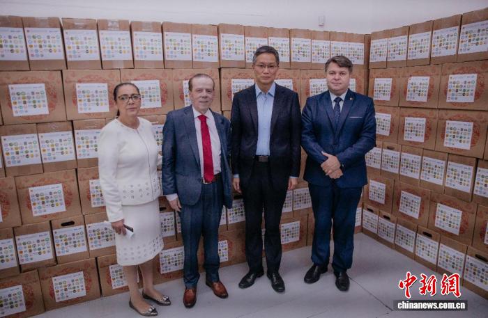馆侨携手义捐贫民 各方点赞巴西华社