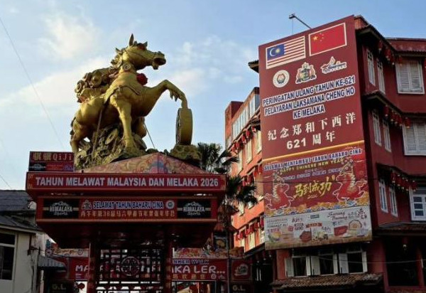 新春扮靓唐人街 海外共享热闹年