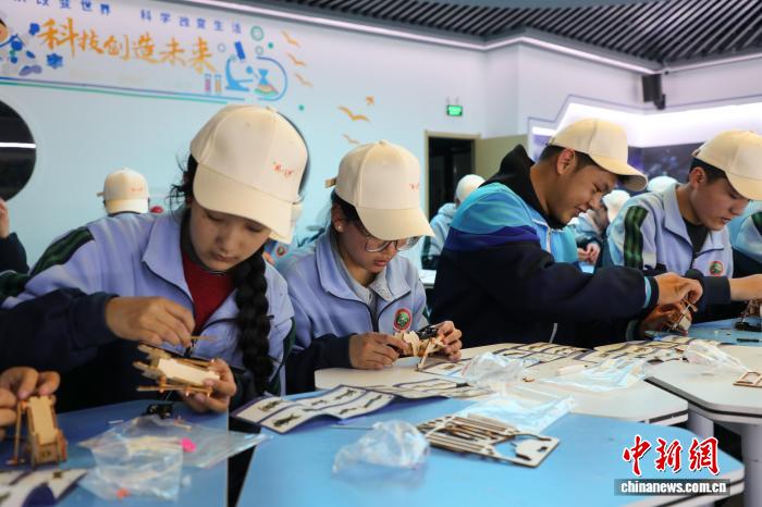 “同心筑梦”青海省青少年科普研学活动收官