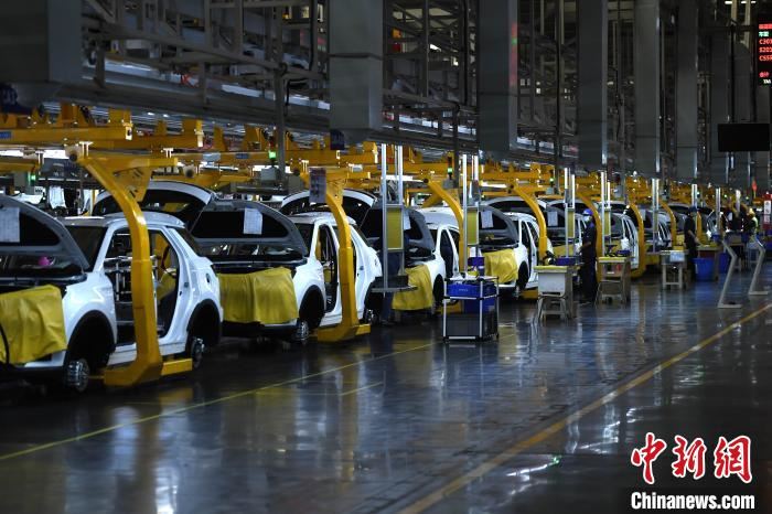 图为汽车产线。 陈超 摄 图为汽车产线。 陈超 摄
