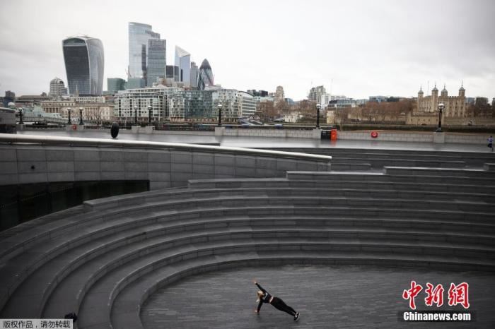 英国新冠疫苗接种超900万人 首相称“里程碑