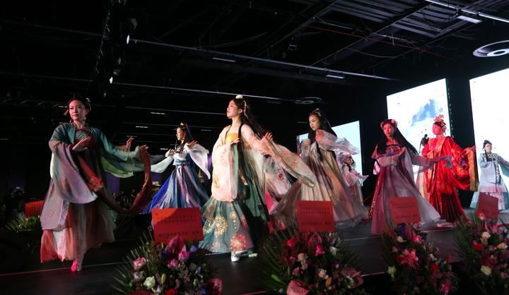 全非洲华人妇女联合总会隆重举办第七届理监事会就职典礼 全非洲华人妇女联合总会隆重举办第七届理监事会就职典礼