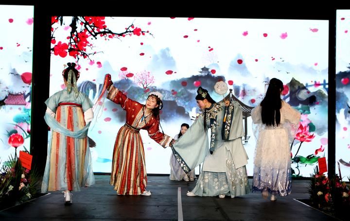 全非洲华人妇女联合总会隆重举办第七届理监事会就职典礼 全非洲华人妇女联合总会隆重举办第七届理监事会就职典礼