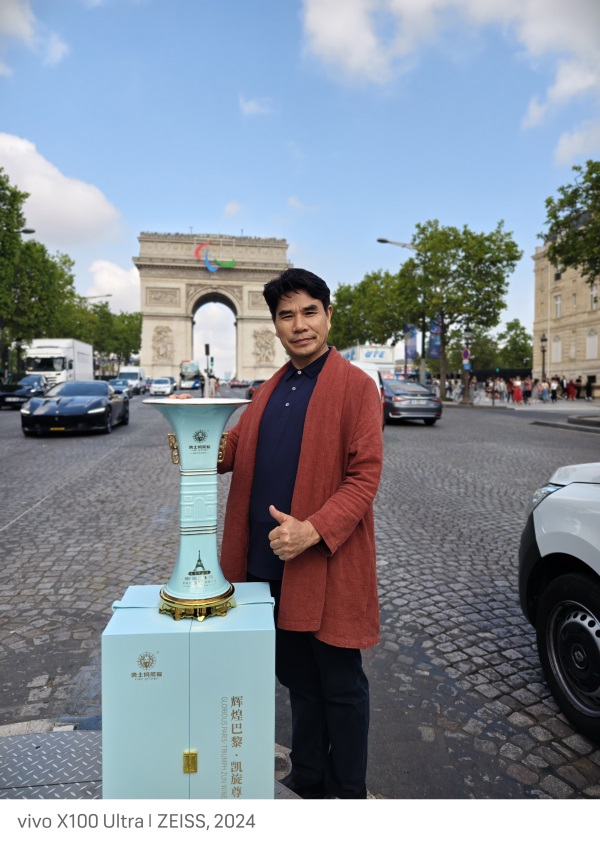 陶瓷艺术家裴永中踏上赴法之旅，受邀参加中法交流活动