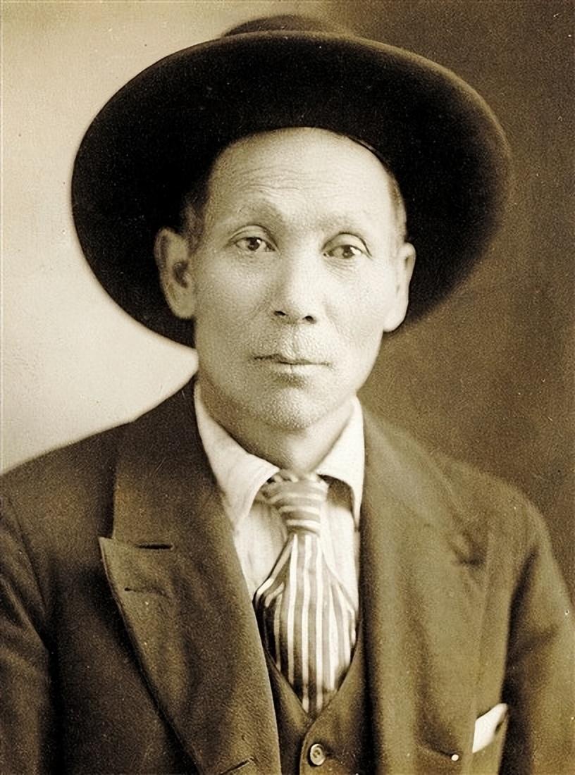 陈宜禧后人坐16个小时飞机回乡祭祖 “无论走多远，根在这里”