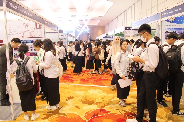 "百千万"AI人才计划启航！广西携手东盟共筑人工智能创新高地，留学热潮席卷柬泰