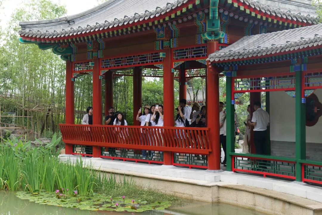 法国华裔青年解锁温州园博园，把家乡美景打包带回法国朋友圈