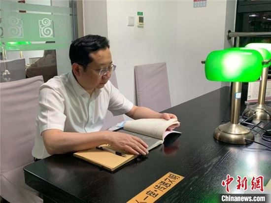 成都数学爱好者另辟蹊径 挑战经典数学猜想“3X+1”问题